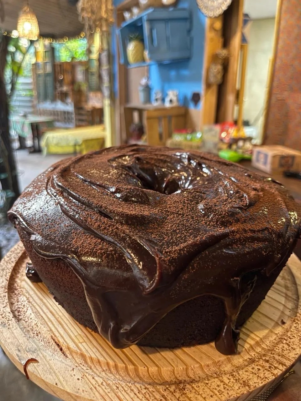 Bolo de chocolate com cobertura