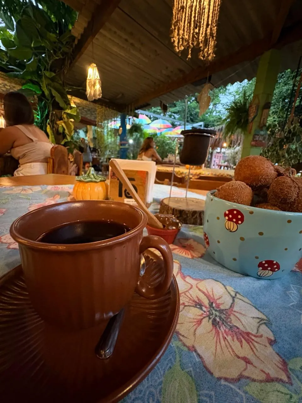 Receitas caseiras de família com bolo e café